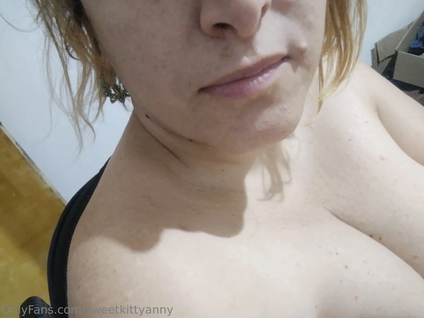 Now it s hot i take off my shirt every now and then 