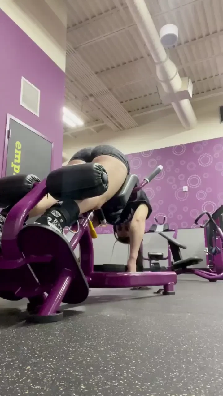 The back extension machine be fucking me harder than my sneaky link 