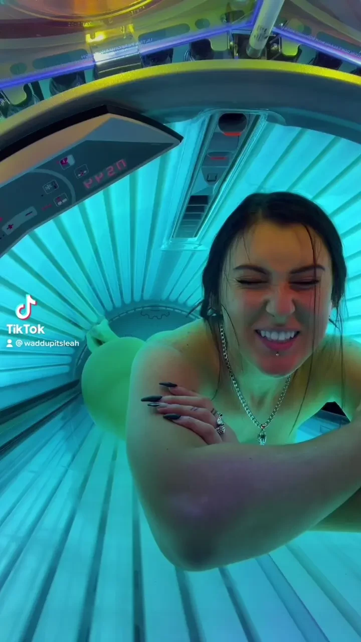 Its fridayyyyyyyyy your dm s have been flooded for days get to ittttt 