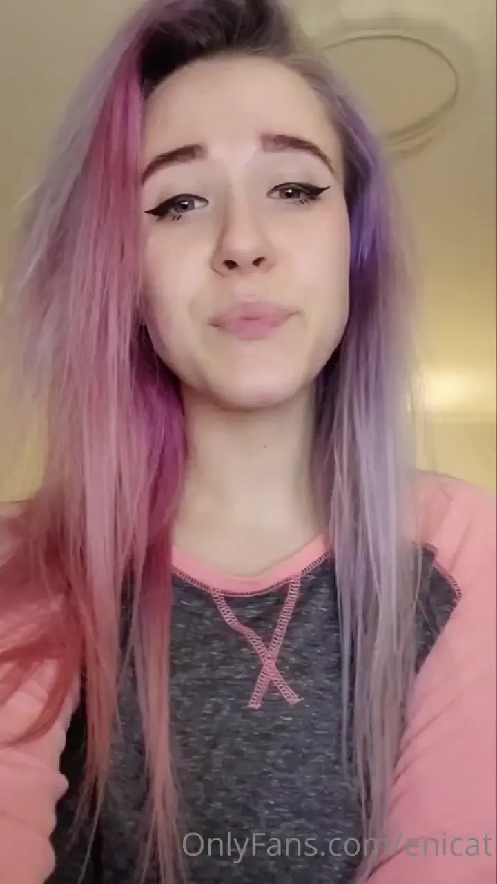 Some lip biting for you i know some of you really like it hehe 