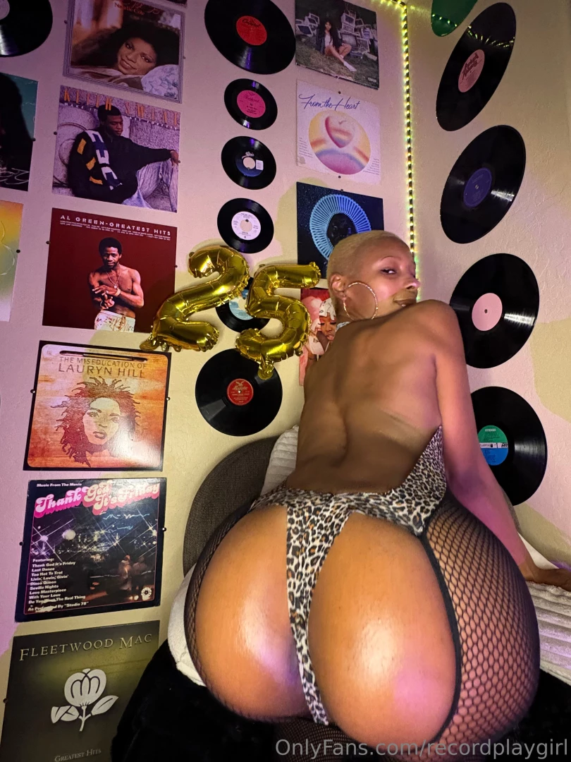 Happy milf monday bby unlock those vids 