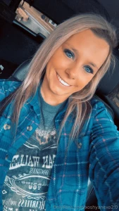 Happy new year eve everyone y all be safe out there tonight