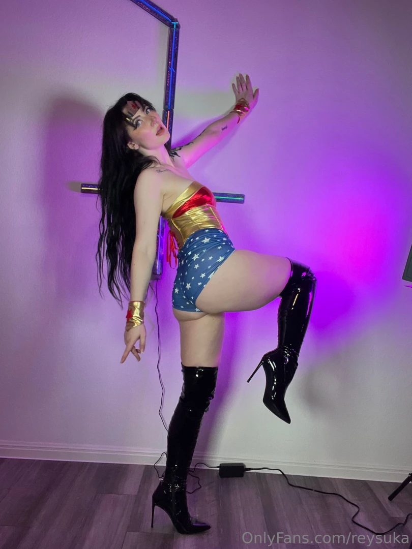 Watch me i ll make it worth your while 