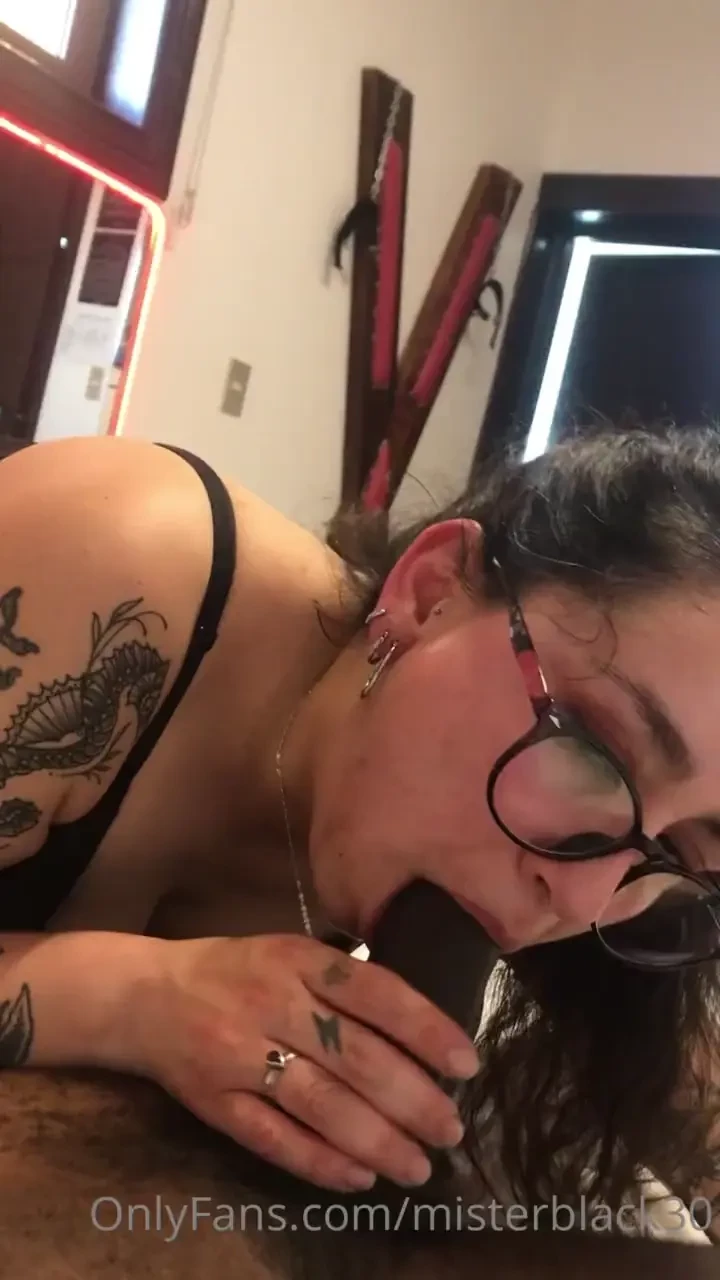 Que rica mamada me da esa milf 