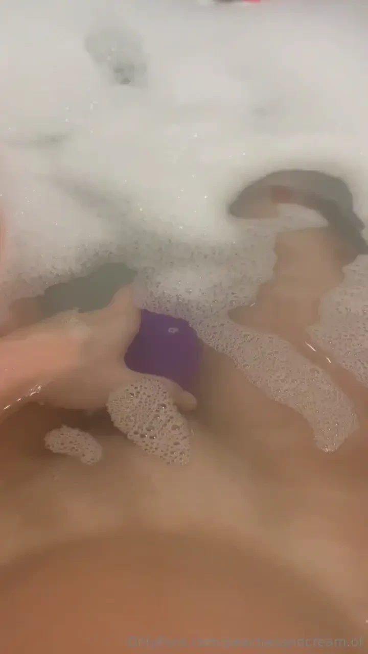Cum in the bath with me i can still feel my muscles twitching inside 