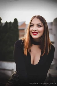 Annie_saint now wet she loves having her juicy ass squeezed this part 217