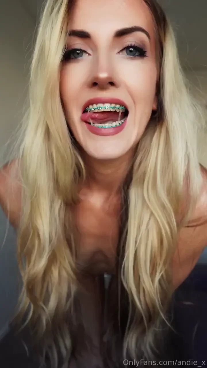 Being lazy and posting the moving version of my last post still cute 