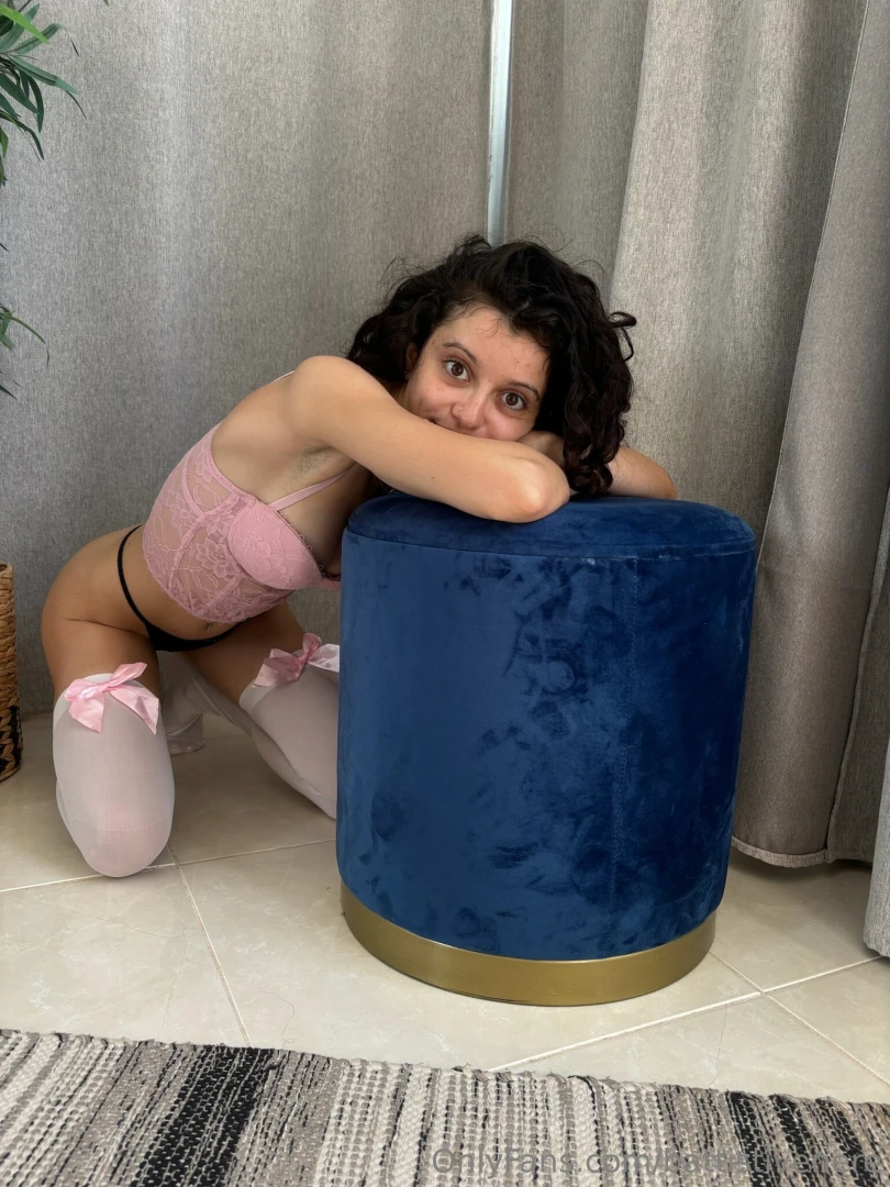 Pretty in pink and ready to play want to join me on the floor 