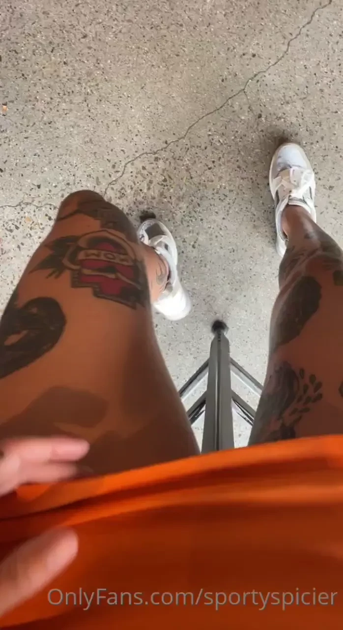 Am i wearing panties in starbucks 