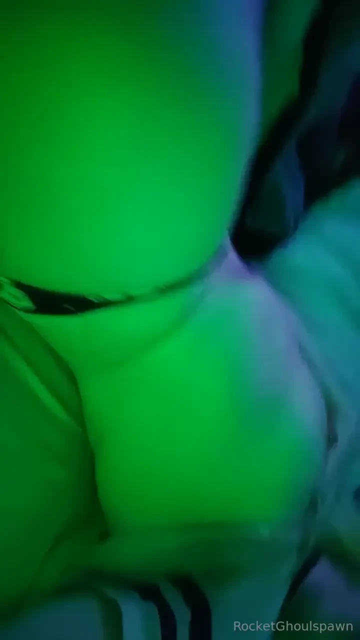 Would you like to wake up next to me like this 