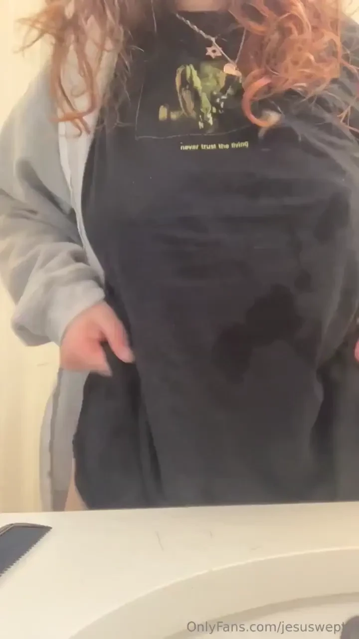 Prob my best boob drop vid yet some bouncing at the end 10 dm sorry 