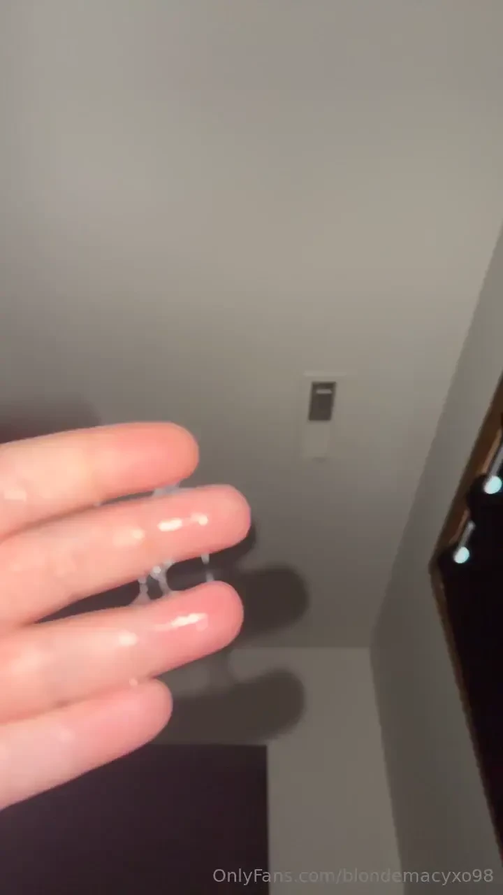 Look what my pussy did to my fingers 