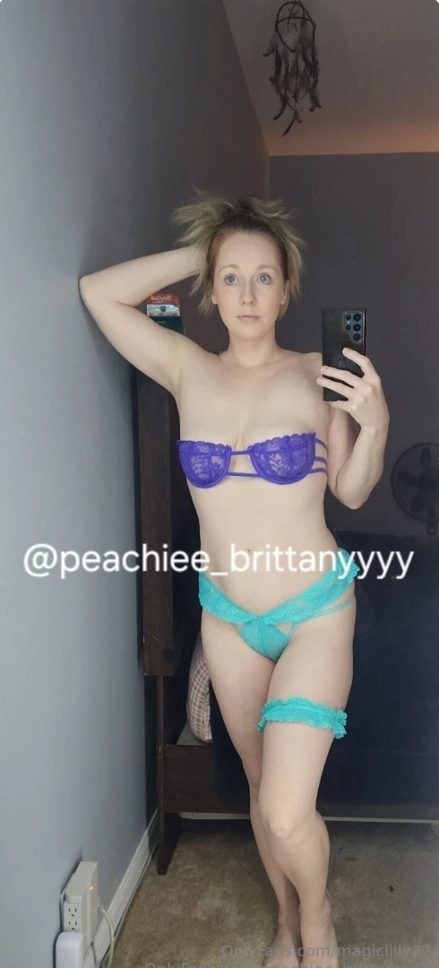 Creator of the week follow these hotties now queeenb88 amberkittyn69 part 8 