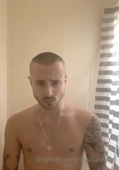 Mi amigo esta super caliente subscribete a su canal tiene videos part 2 