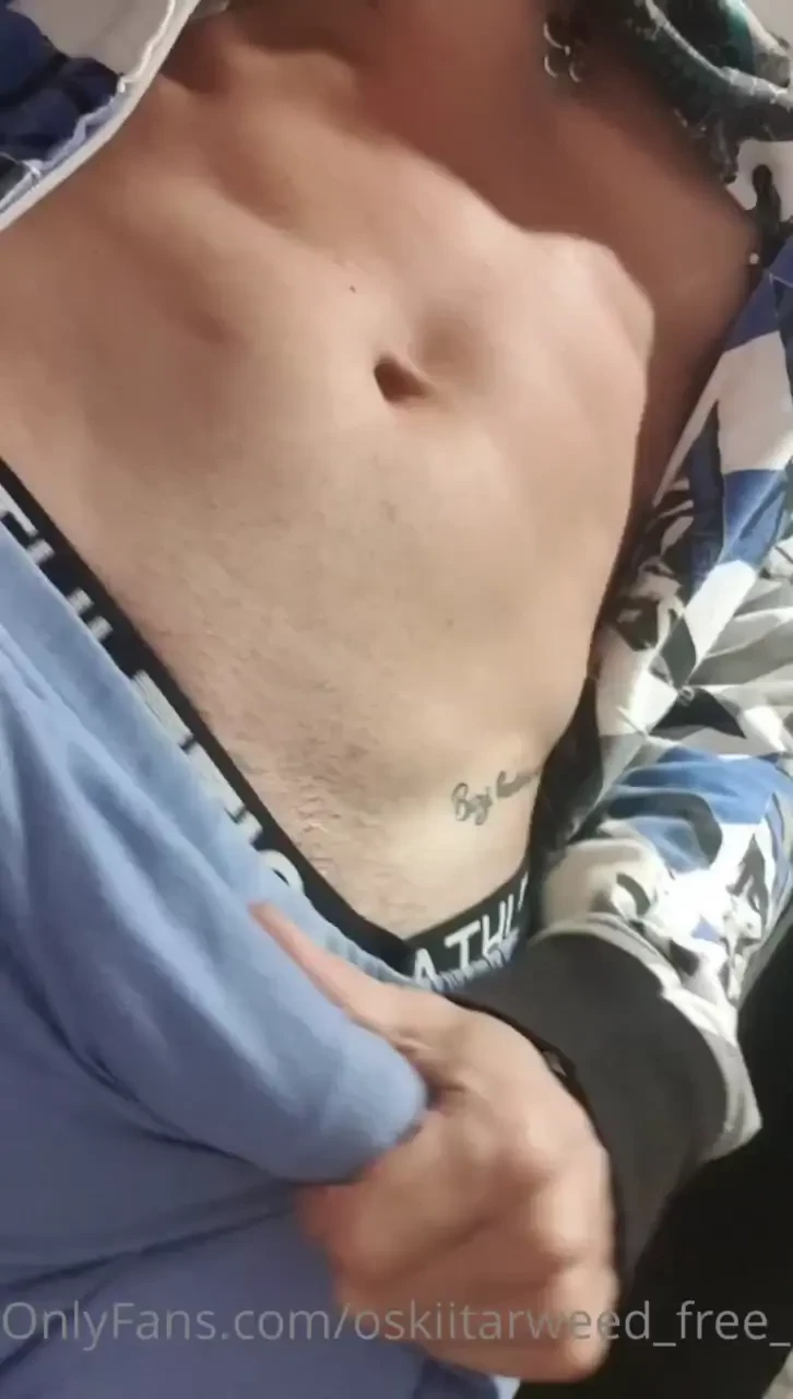 Empezando el finde con un buen pajote quien me acompa a 