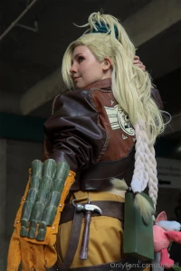 Gemma cosplay pics from anime expo and yes yes fear not lewds will be part 1