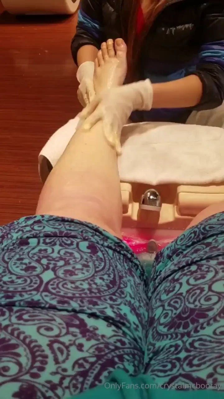 I miss getting pedicures if anyone ever wants to gift me a session id 