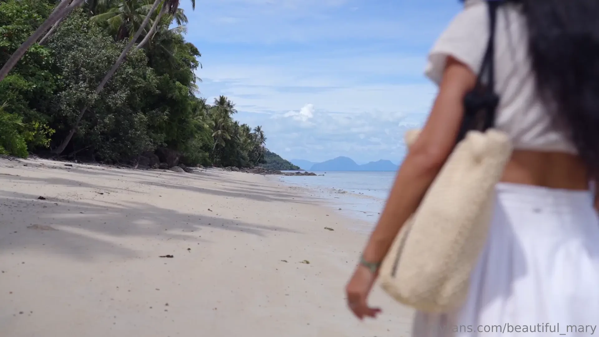 Everything is great in this video and the jungle and the endless sea i 