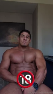 Send dm for full video or subscribe to no ppv content chapinmuscle