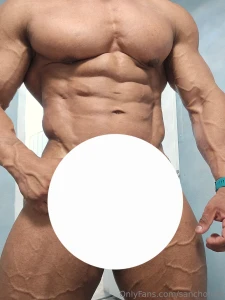 I left you 2 new pics on my vip page chapinmuscle
