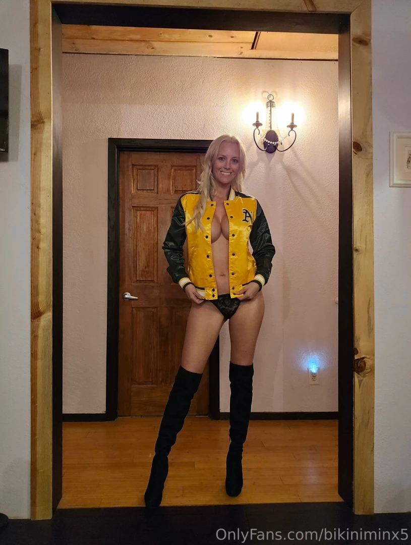 Got my new a s jacket so excited their playing in sac town now think part 8 