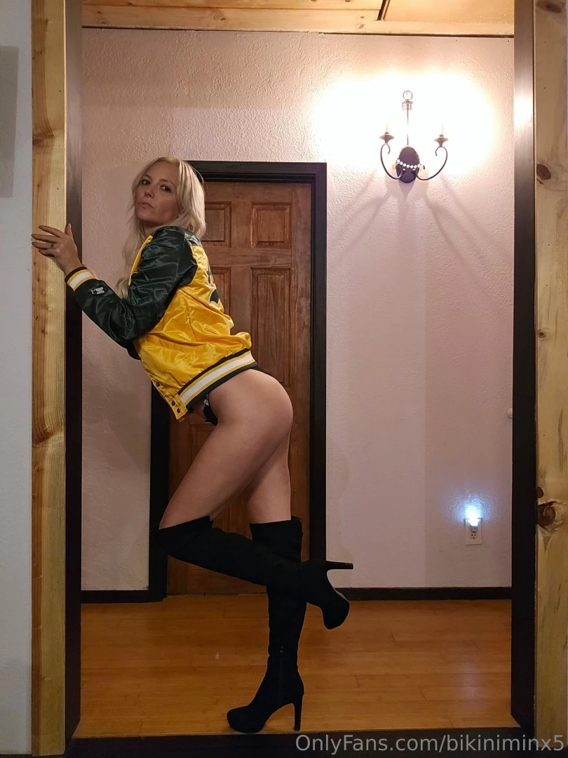 Got my new a s jacket so excited their playing in sac town now think part 6 