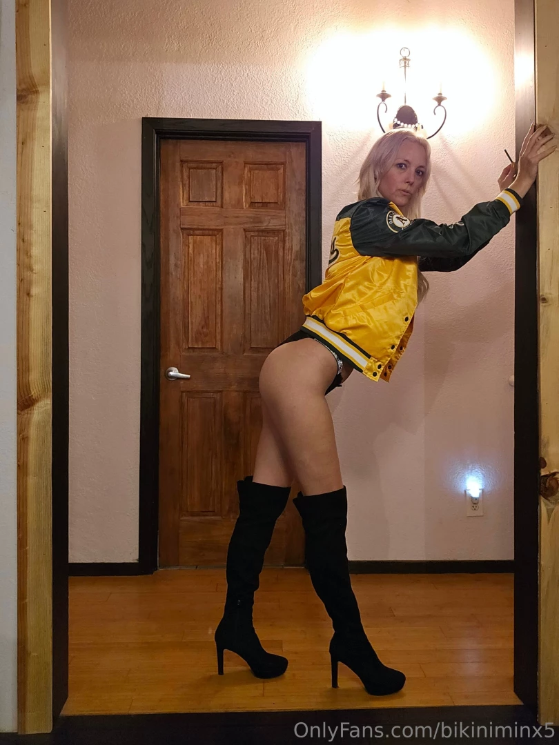 Got my new a s jacket so excited their playing in sac town now think part 4 