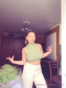 It s a great day i m in a great mood i want to dance and sing