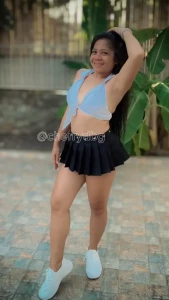 Love wearing skirts make me looks cute