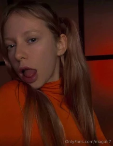 New girl here pretty_elli pretty_elli looking for someone to talk or part 197