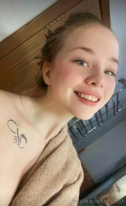 Let me distract you evasharvest cum and pour your cum all over this part 19