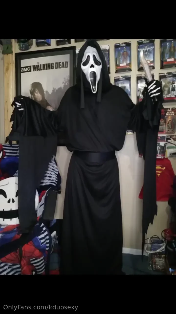 What s your favorite scary movie happy halloween hope all my adorable 