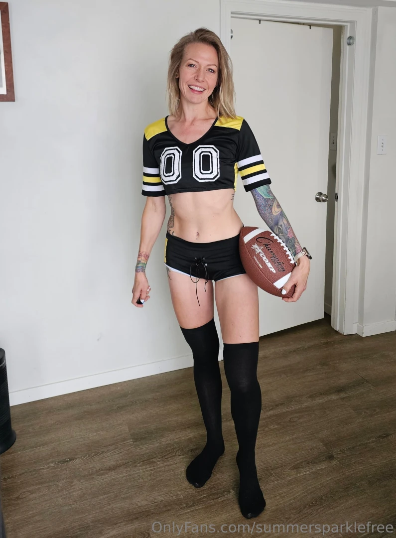 Would you score a touch down on me 