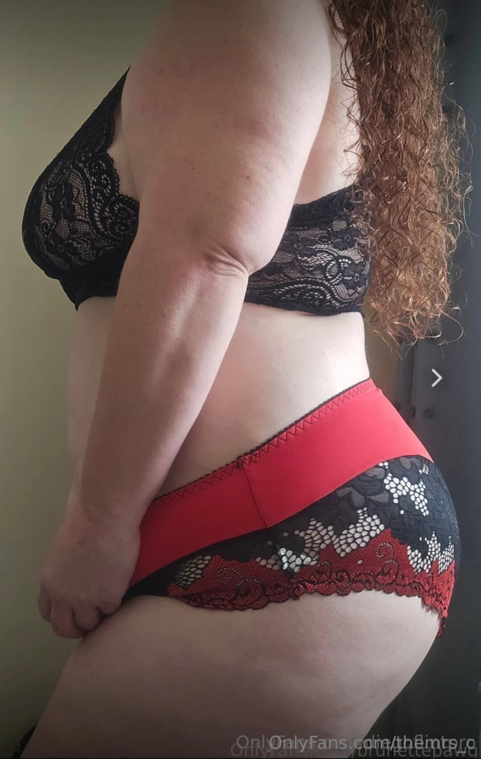 Hey beautiful people i m gianna brunettepawg i enjoy chatting and 