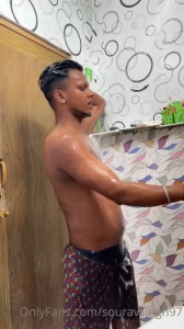 Let s cum with me in the shower don t forget to drop some tips if u