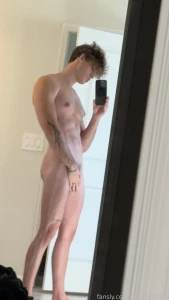 Some booty pics v-line nude abs pecs nipples part 16