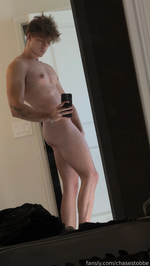 Some booty pics v-line nude abs pecs nipples part 4 