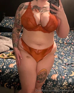 I never do shoutouts but i must for my friend sofiastrokesxxx shes