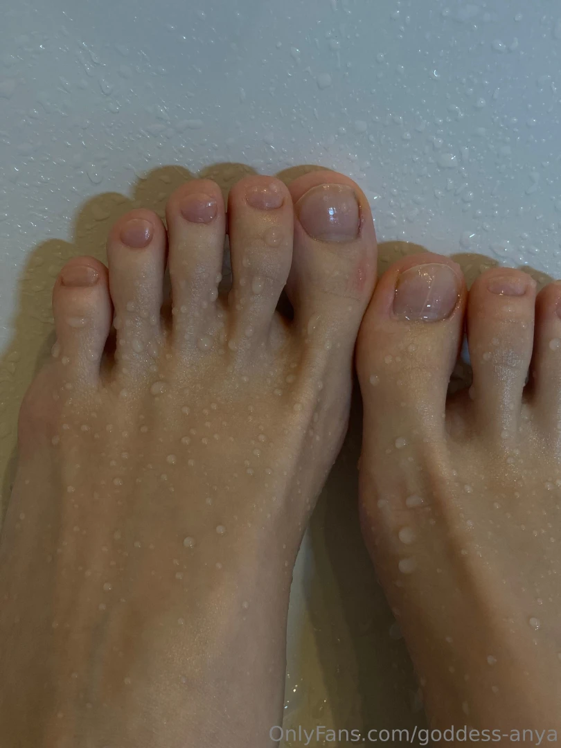 Lick all the drops off my feet you perv last set of close-ups full part 1 