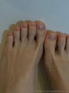 Lick all the drops off my feet you perv last set of close-ups full part 1