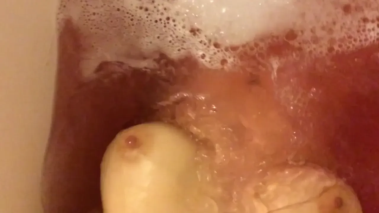 Slo-mo boob splashing 