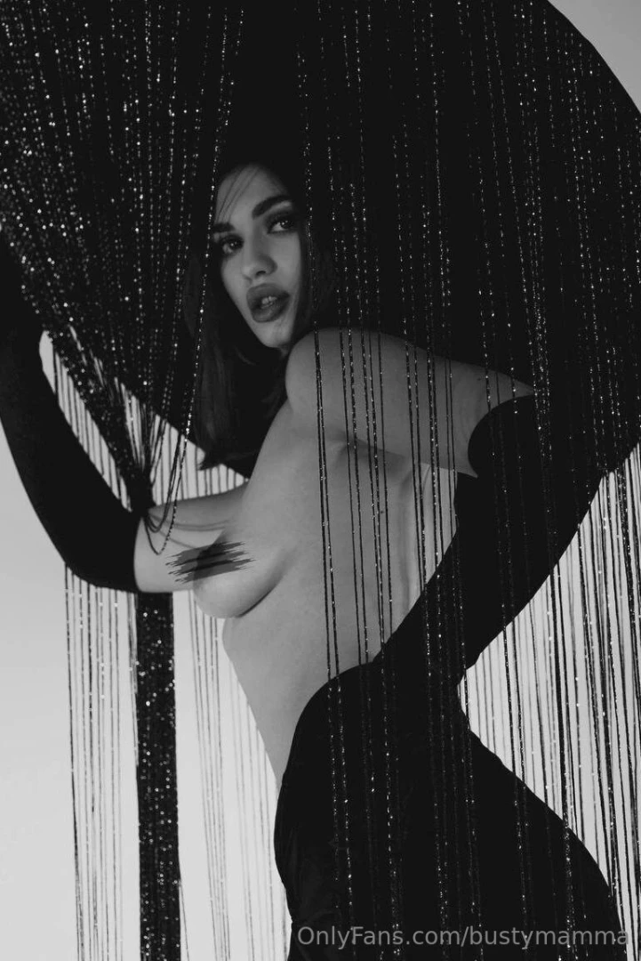 Mary_red crazy beauty mary_red dick tamer hottie with experience loves part 747 