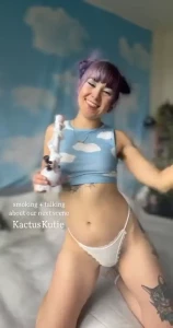 Smoking from a cool bong while being kute and talking about my next