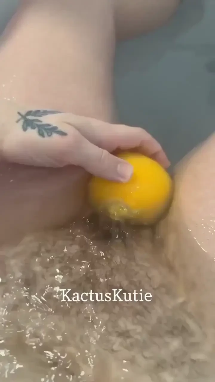 Showing you how amazing my peachu from pink planet is on my clit in 