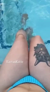 Hanging out by the pool with my kute toes enjoy the relaxing water