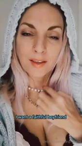 Bonjour 2025 getting my flirty frenchie on already self love can cum