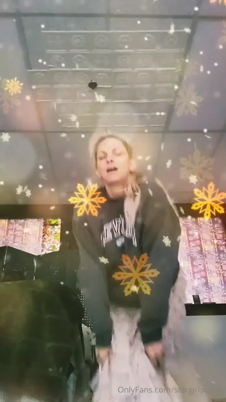 Happy holidays here i am coming to your inbox soon full naughtybut oh 