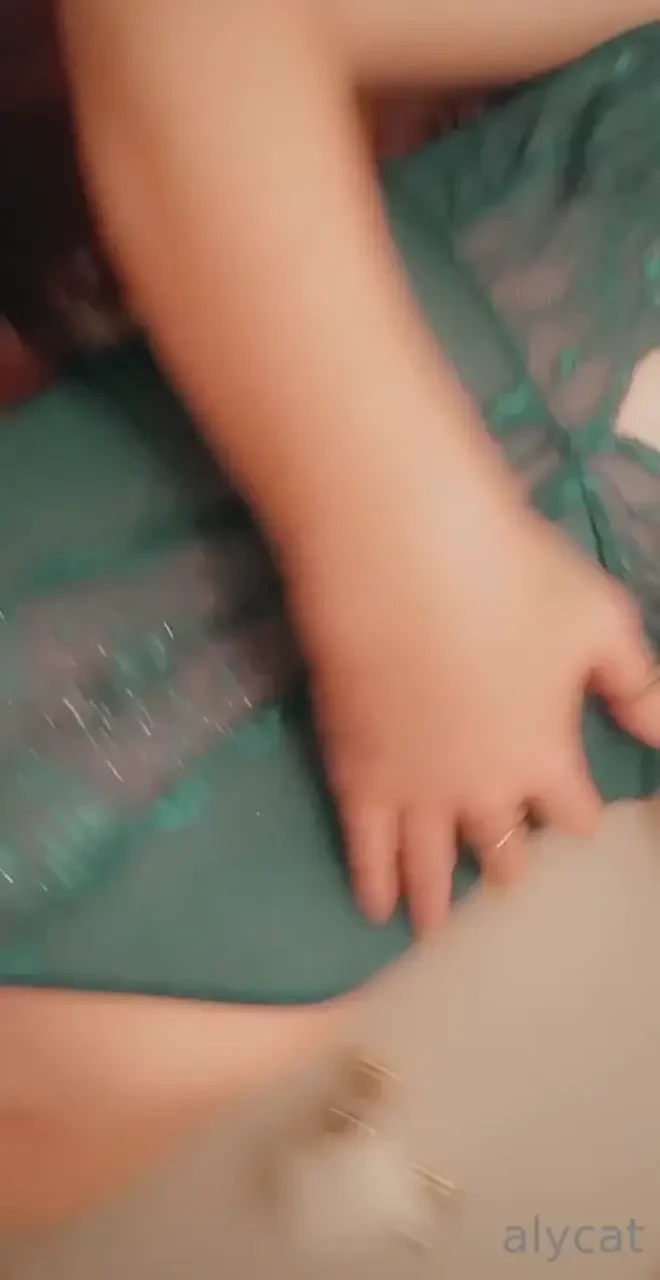 Hey alexa play slut me out by nle choppa 