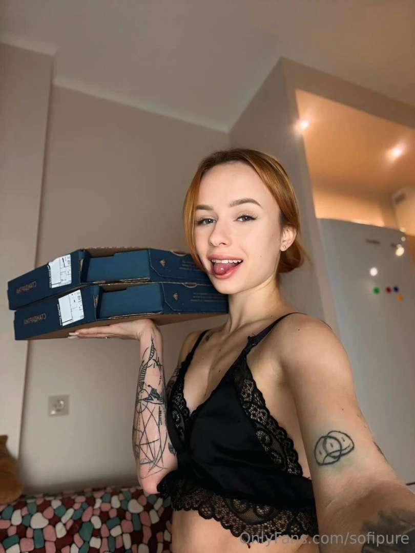 Pizza delivery but make it fun who needs a party when you ve got this 