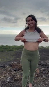 Bladed dollie got frisky on the hike to a private beach cum watch me